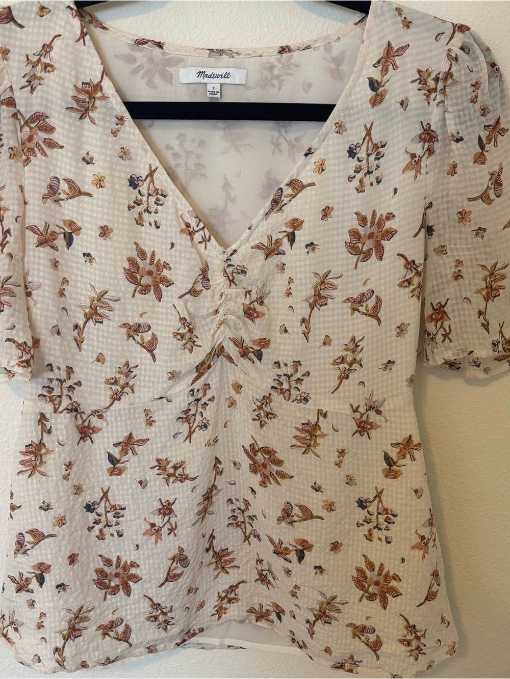 Madewell Cream Floral V-Neck Short Sleeve blouse